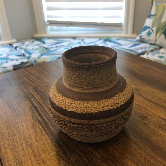 Handmade Rustic Brown Textured Vase - Picture 4 of 6